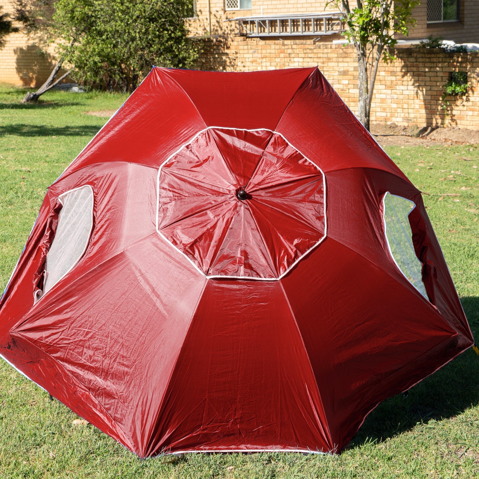 Havana Outdoors Beach Umbrella 2.4M Outdoor Garden Beach Portable Shade Shelter - Red