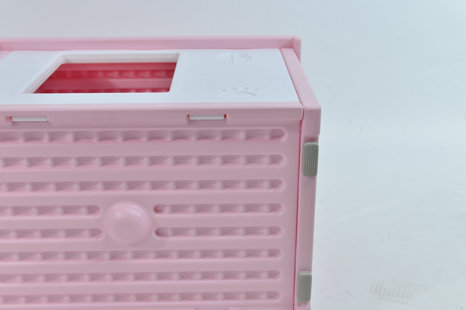 Small Plastic Pet Dog Puppy Cat House Kennel Pink